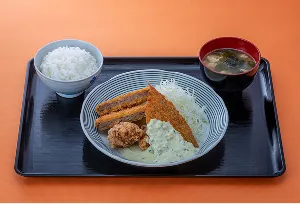 ミックスフライ定食